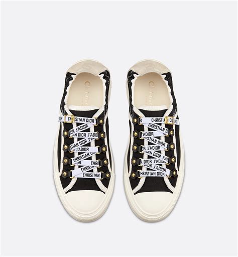 dior walk n|dior shoelaces.